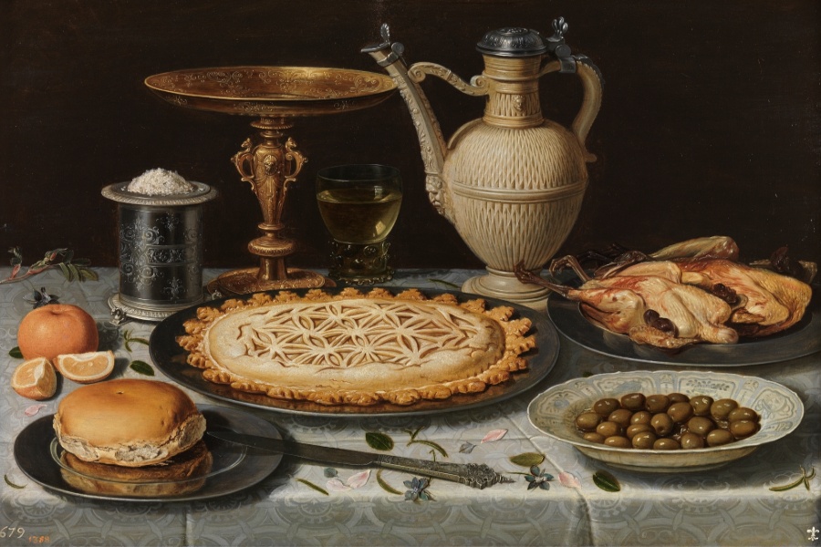 Clara Peeters. Mesa con mantel, salero, taza dorada, pastel, jarra, plato de porcelana con aceitunas y aves asadas. Óleo sobre tabla, Hacia 1611. ©Museo Nacional del Prado.
